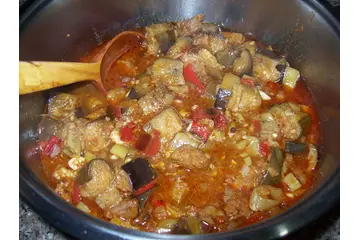 Etli Patlıcan Yemeği Tarifi ve Malzemeleri